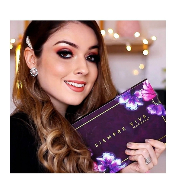 Siempre Viva Eyeshadow  Palette - Picture 3 of 6